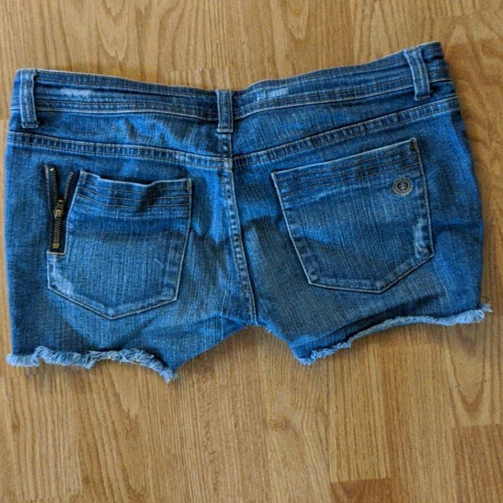 🌺2/$20 Element Shorts - Picture 2 of 3